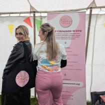 2 girls posing